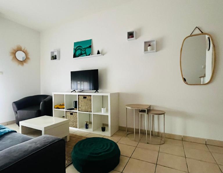 Appartement Cyrano l Rdc l 2 Chambres l Piscine dans résidence privée - Chambres d'hôtes Bergerac