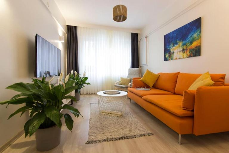 Fully Renovated 2BR Flat in Prime Location at Moda - Ferienwohnung Istanbul