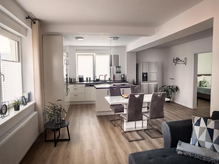 FeWo Citabria, elegante Wohnung, 2 Schlafzimmer, überdachte Terrasse - B&B Cloppenburg