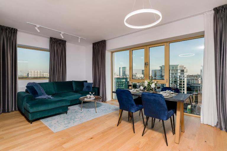 Mido View Apartment with Parking and Self Check-in - B&B Bucarest