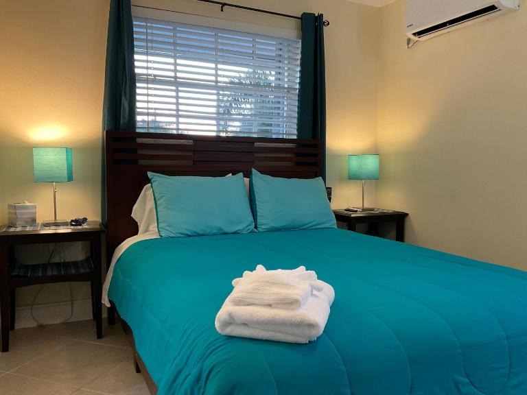 Cozy Guest Room - B&B Pompano Beach