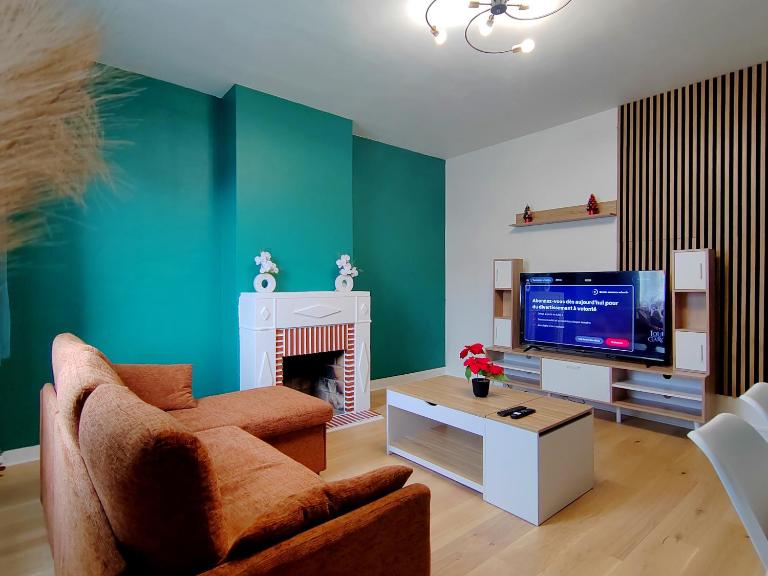 Appartement en centre ville - 5 min de la Gare - 62 m2 - 1 à 6 pers - Bed and Breakfast Creil