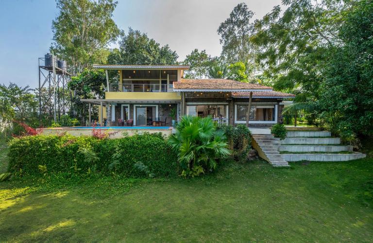 SaffronStays Sommeliers Choice - B&B Gangāpur