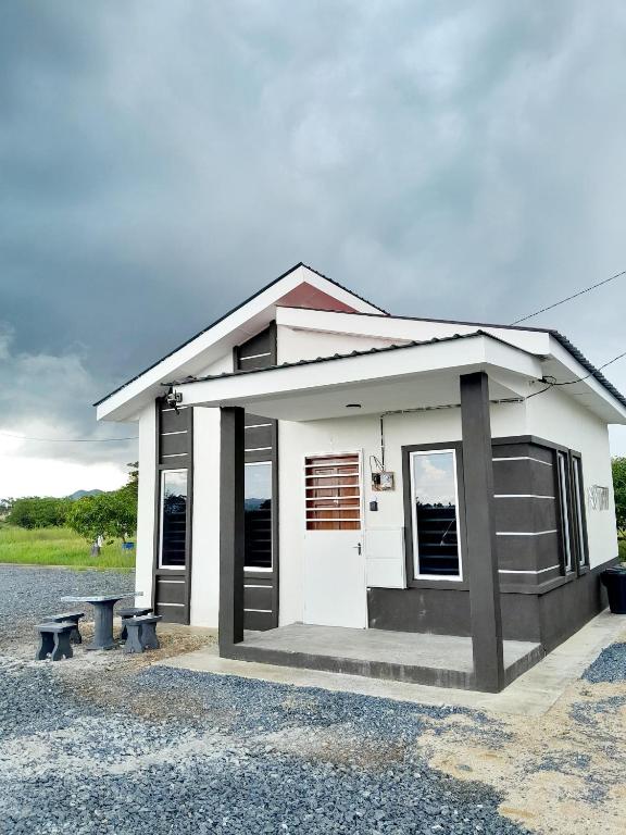 Dmana Homestay Arau Perlis Tiny House - B&B Arau