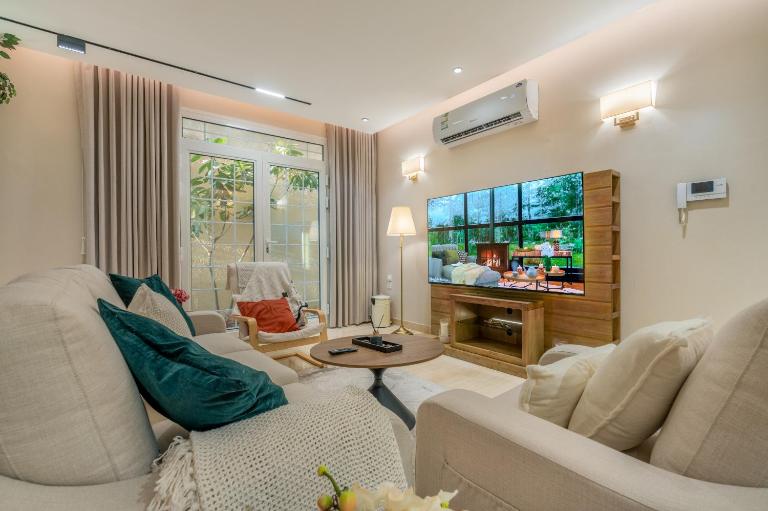 Modern 3-bedroom apartment with garden - Ferienwohnung Riad