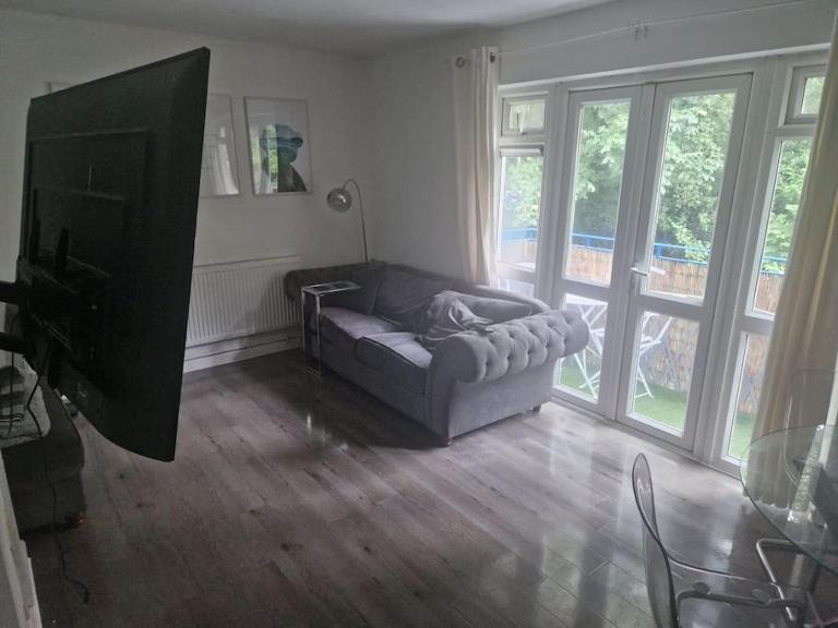 modern cozy one bedroom flat - B&B London