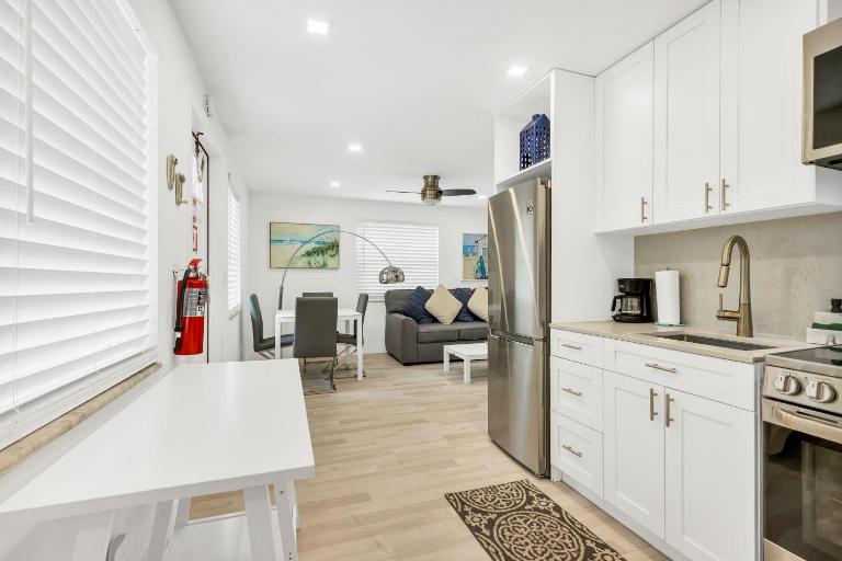 ULTRA exciting apartment at the Boardwalk - Ferienwohnung Hollywood