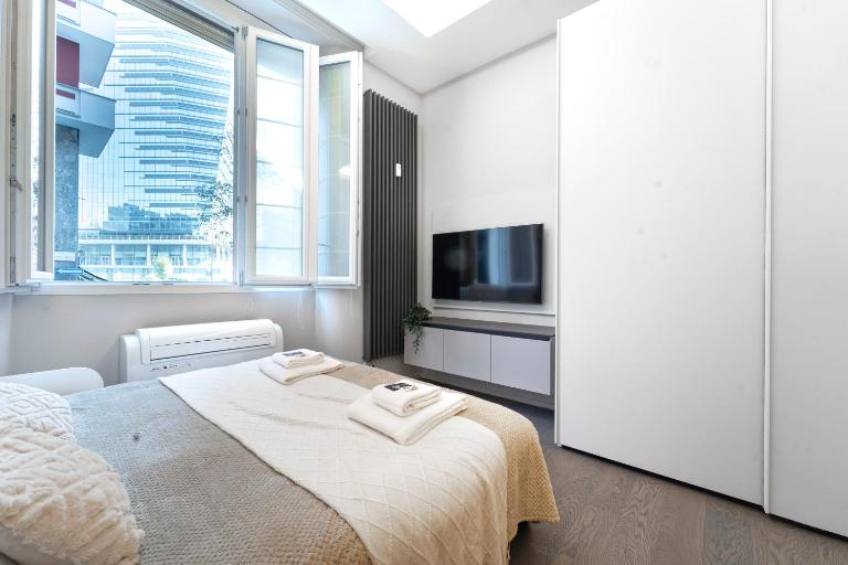 Designed apartment in Milan center Gae Aulenti area with AC, WiFi and Subway airport connected steps from Central Station - B&B Milano