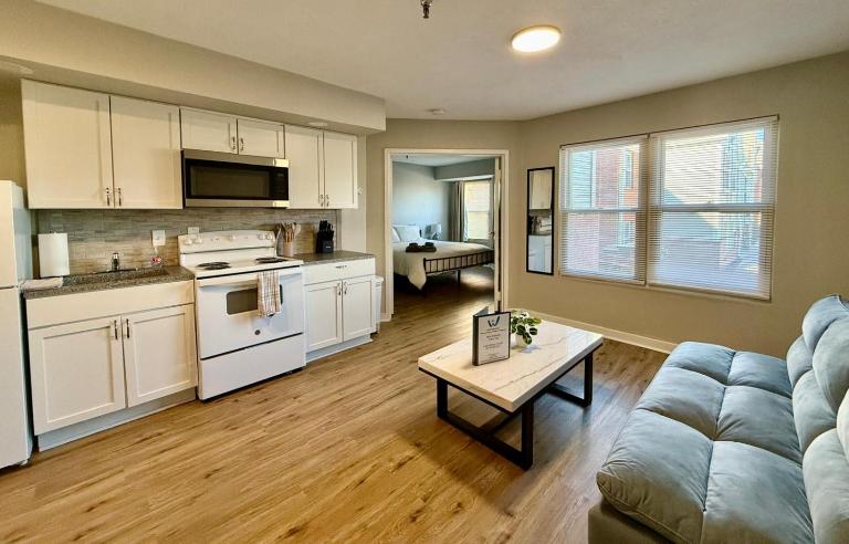 Aksarben View One Bedroom - B&B Omaha