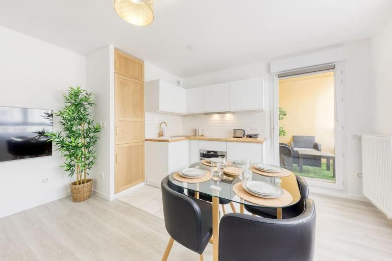 Appartement Moderne T2 Proche PARIS Parking - B&B Bondy
