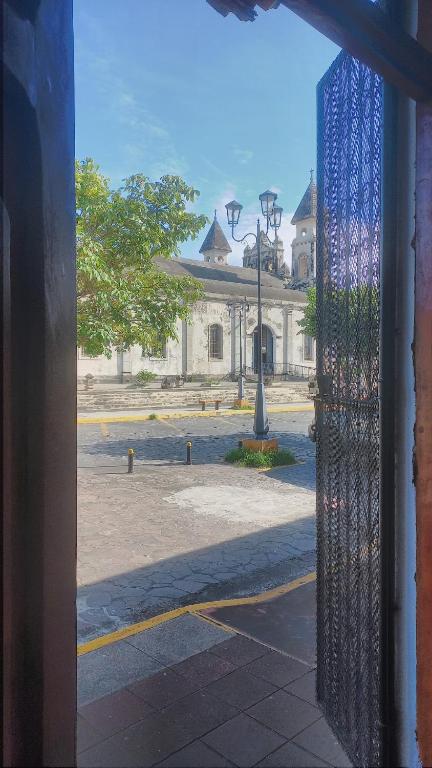Charming Home on La Calzada - Bed and Breakfast Granada