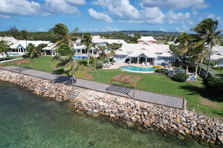 Rose Villa Tobago - Bed and Breakfast Auchenskeoch