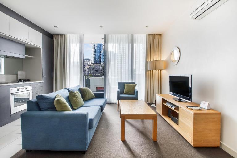 Modern Nomads Chic 1BR with Balcony in the Heart of South Yarra - B&B Melbourne