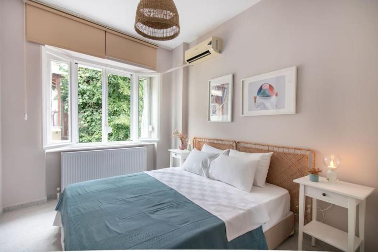 2BR House W Island Charm - B&B Adalar