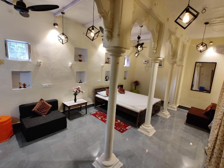 A ShivAngan Heritage Home Stay Near Ghat - B&B Varanasi