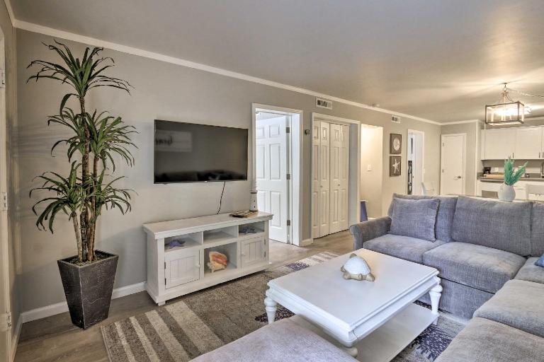 < 1 Mi to Beach: Hilton Head Condo w/ Pool Access! - Chambres d'hôtes Hilton Head