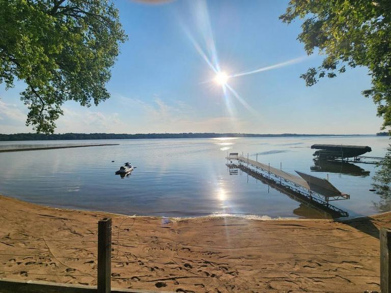 Family Shoreline Hideaway - Chambres d'hôtes Ortonville