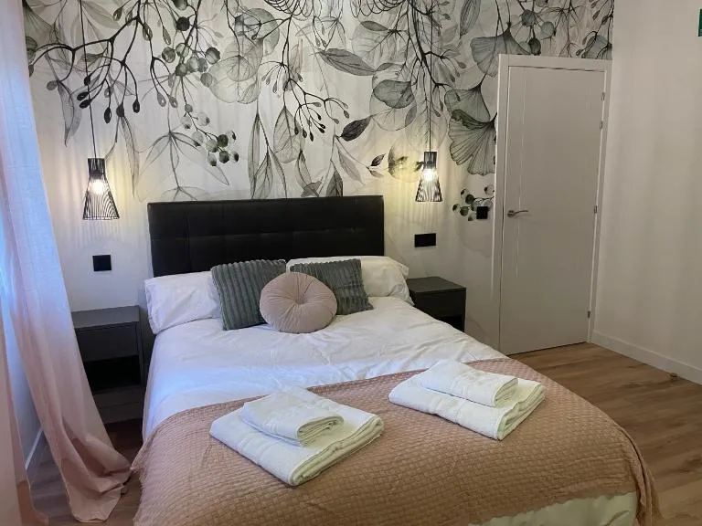 A 4 min andando del metro 3 habitaciones con baño privado - Chambres d'hôtes Madrid
