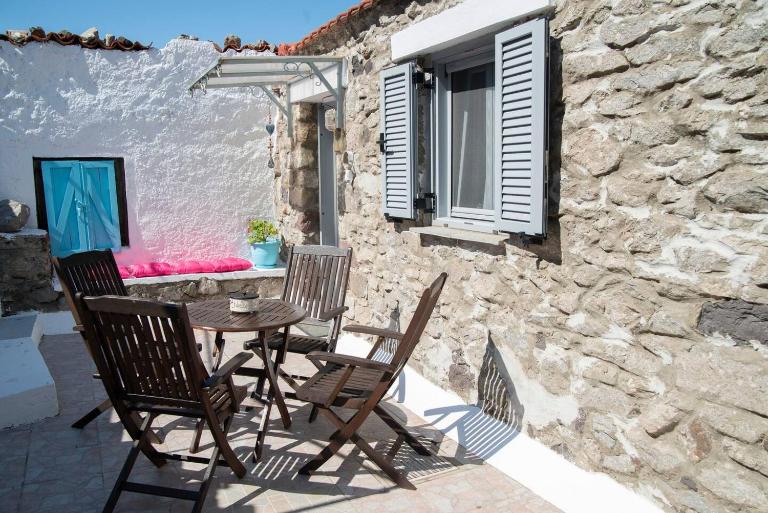 Caviro-traditional Stone House In Chora - B&B Samothráki