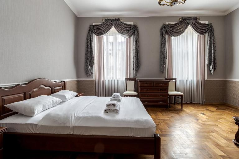 Rynok square 20 apartment - Ferienwohnung Lwiw
