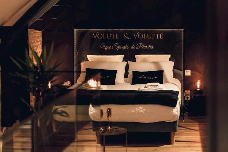 Volute et Volupté - Une Spirale de Plaisirs - Chambres d'hôtes Hiéville