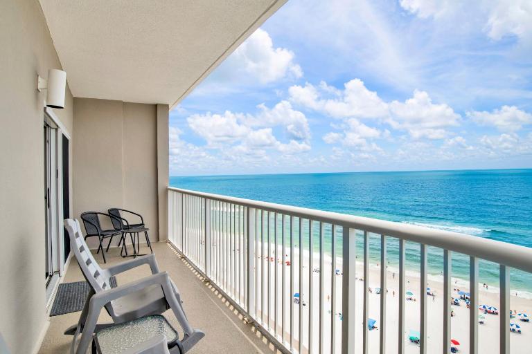 Tradewinds 1305 by Vacation Homes Collection - B&B Orange Beach