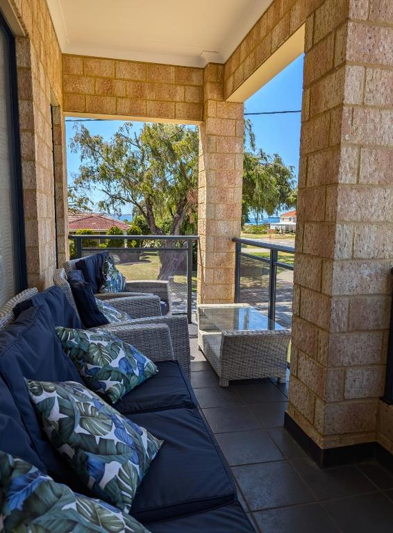 Rockingham Beach Townhouse - Ferienwohnung Rockingham