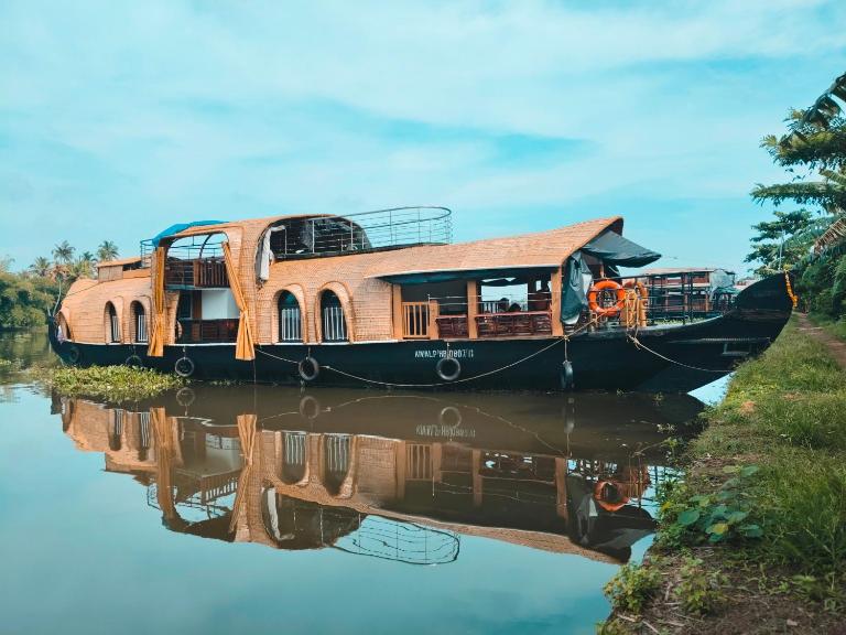 Kalappura Houseboats & Tours - B&B Alleppey