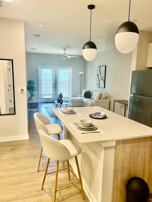 Cozy Modern 1 Bedroom Apartment - Chambres d'hôtes Davenport