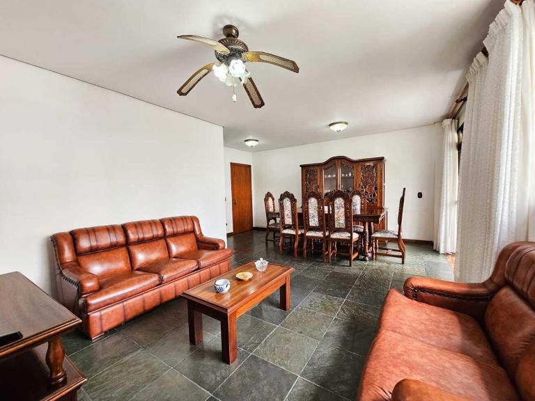 Amplo Apto a 400m da Praia de Pitangueiras - Ferienwohnung Guarujá