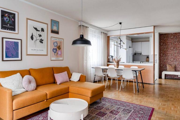 Cozy apartment near centrum, free parking - Bed and Breakfast Tampere