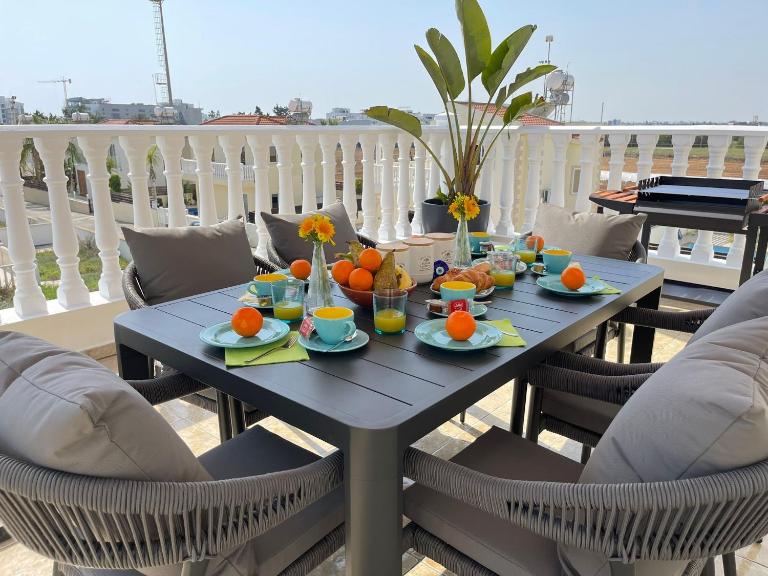 Star Apt in front Nissi whit Sea View - Ferienwohnung Agia Napa