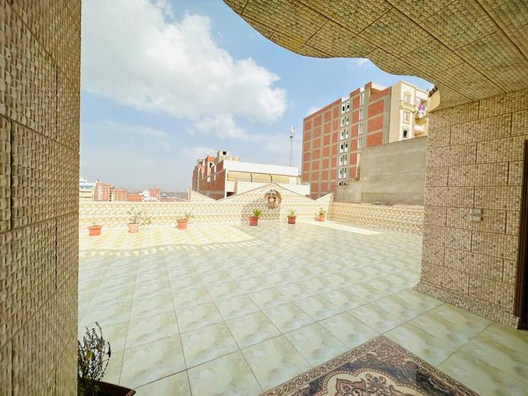 Luxury 5 star apartment with rooftop, security - B&B Maḩallat al Burj