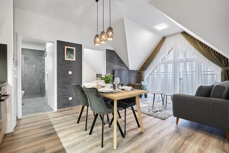Attic apartment by Mountain ways - Ferienwohnung Loucna pod Klinovcem