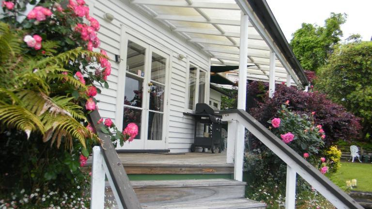 Magpie Cottage Homestay Bed & Breakfast - B&B Taumarunui