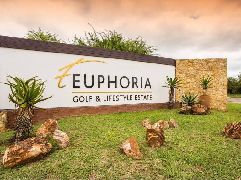 Euphoria Golf Estate House 196 Rooibok - B&B Mookgophong