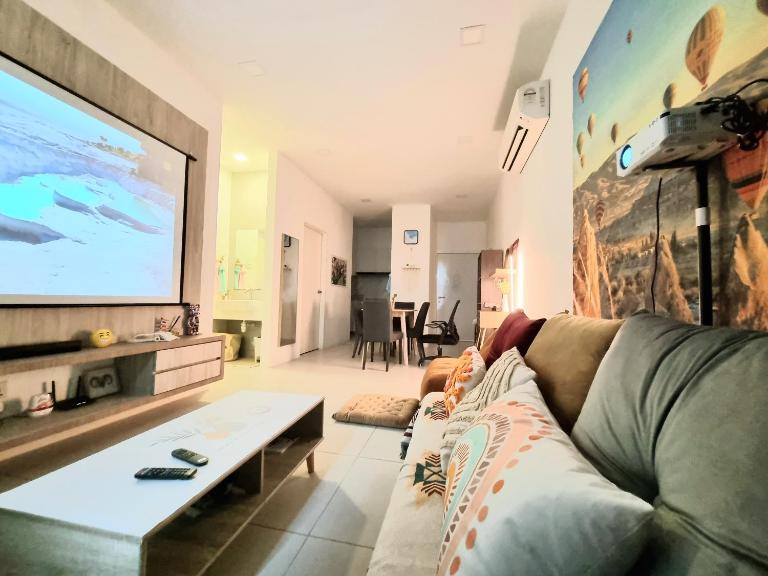 Cozy 2BR Apt near Airport, Town & Vivacity Mall - Bed and Breakfast Kuching