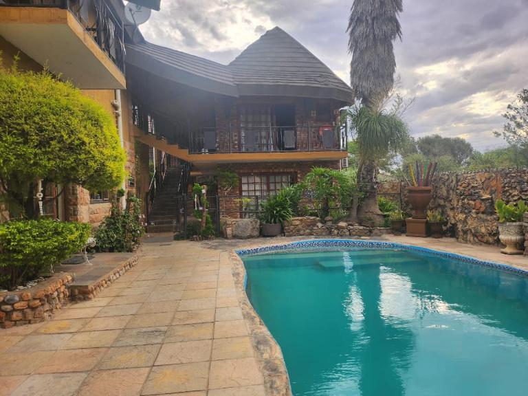 Foundation Stones Lodge Mafikeng - Bed and Breakfast Mahikeng