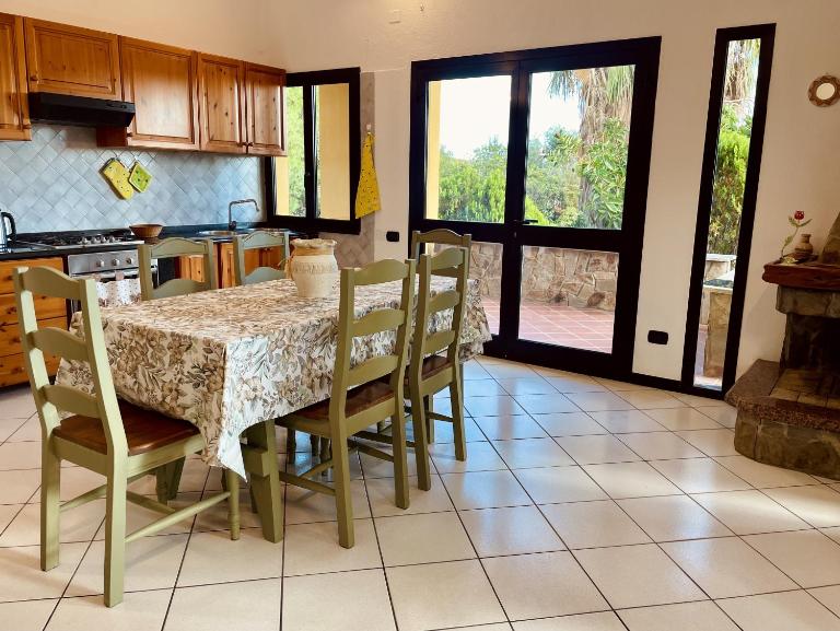 Villa Giulia - Ferienwohnung Is Molas