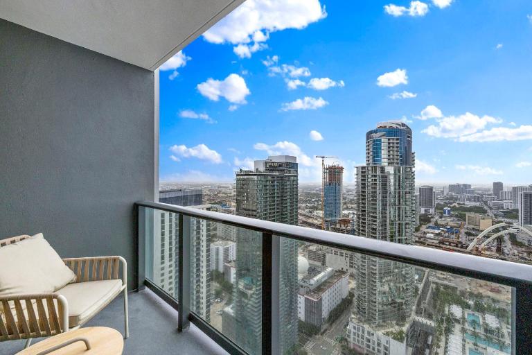 On 46th Floor! Amazing Views and Free Parking - Ferienwohnung Miami