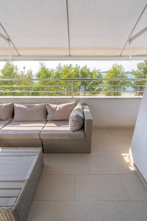 MY DALMATIA - Sea view apartment Privlaka with free private parking - Chambres d'hôtes Privlaka