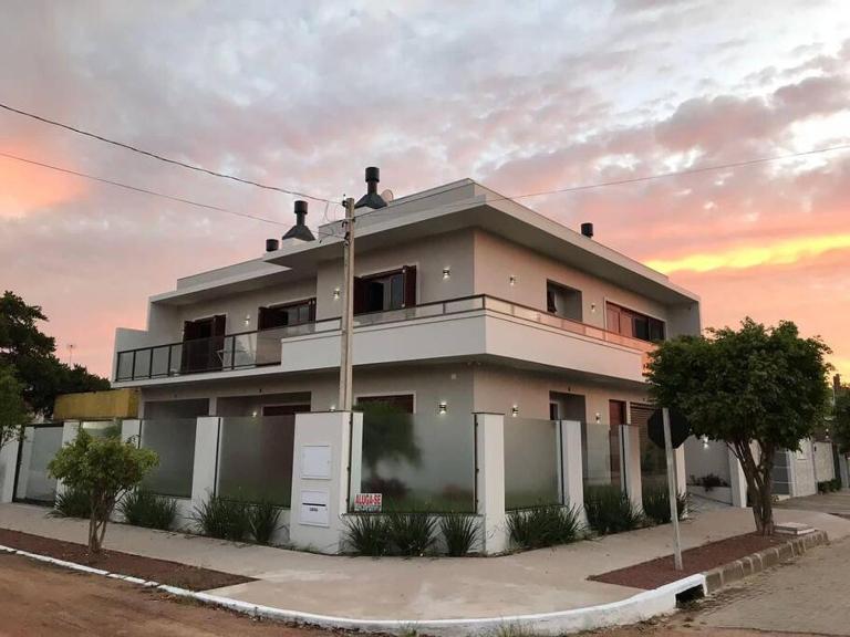 Aluga-se AP Superior 200 metros da lagoa - Chambres d'hôtes São Lourenço do Sul