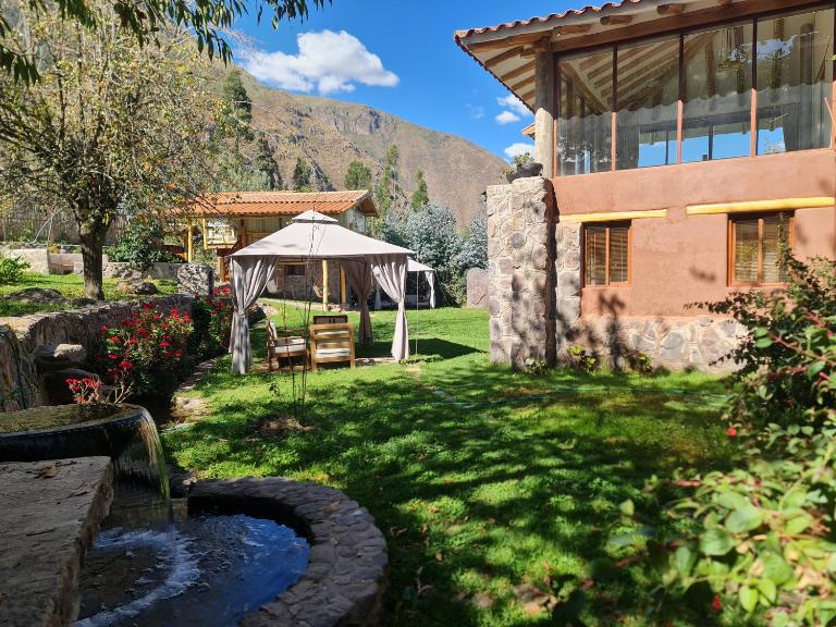 Casa elegante en el Valle Sagrado - vistas impresionantes a la catarata, montañas y jardin - B&B Calca
