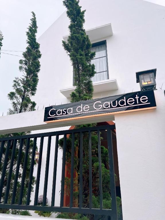 Casa de Gaudete 3 Bedroom King Size Villa Lembang - B&B Genteng