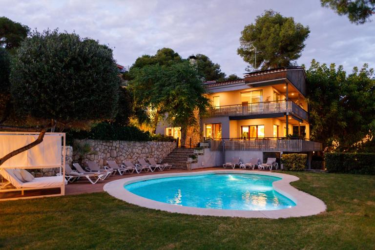Luxurious Villa La Paz: Beach, Port Aventura Golf - B&B Salou