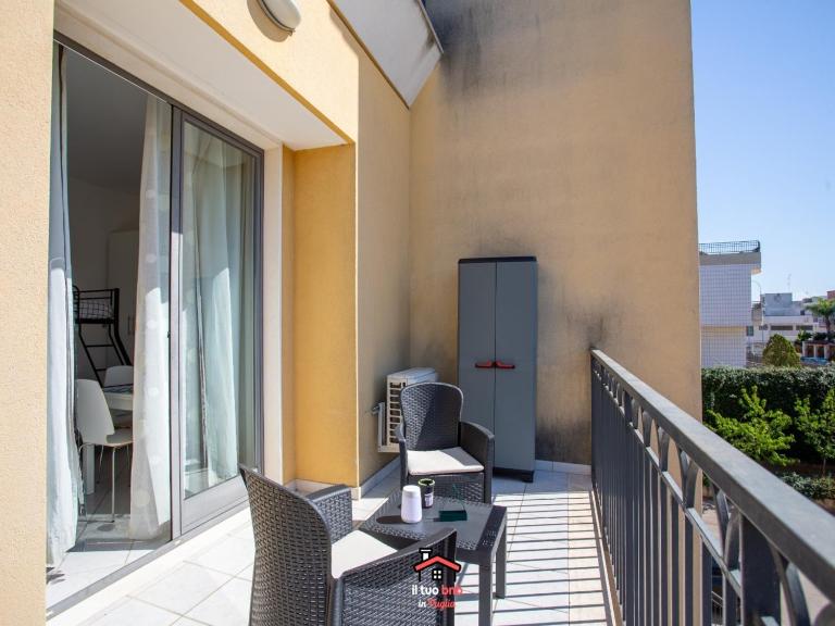 Il Tuo Bnb of the Nations - France Home & Japan Studio with Parking, 15min Airport & Sea - B&B Bitonto