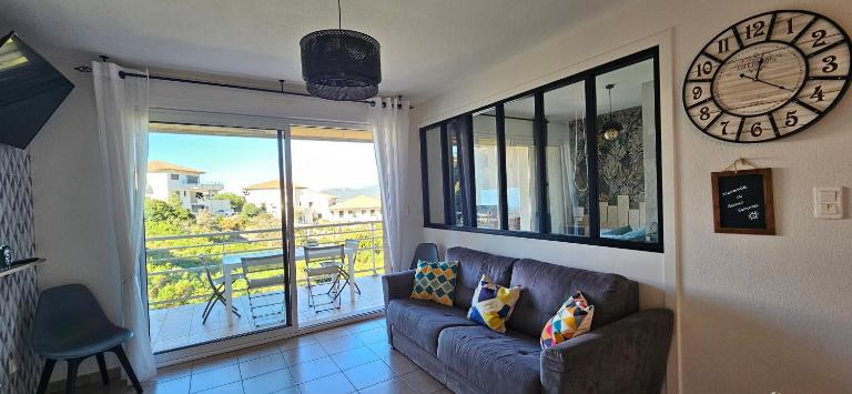 Beau T3 Central - Vue mer & Piscine - A Funtana - Bed and Breakfast Propriano