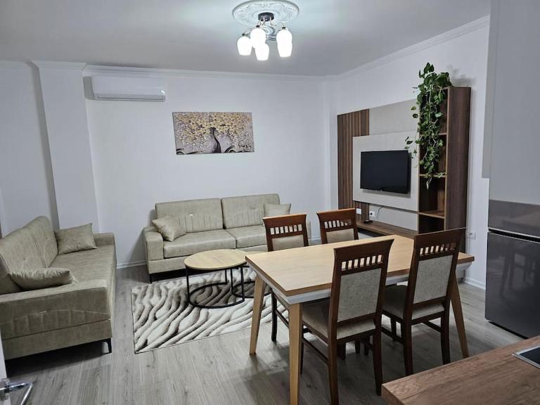 Snowy home Korce - B&B Korce