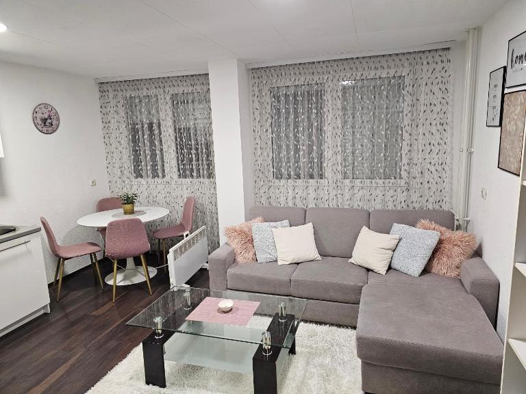 Apartman Nova Varos - Bed and Breakfast Banja Luka