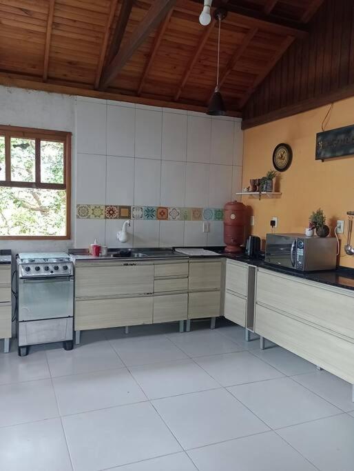 Na Barra da Ibiraquera, casa agradável! - Bed and Breakfast Imbituba